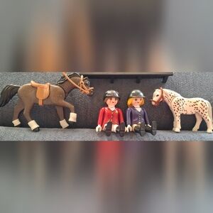 2007 Playmobil Horse Riders And Two Horses No Date. Please See Pics For Wear